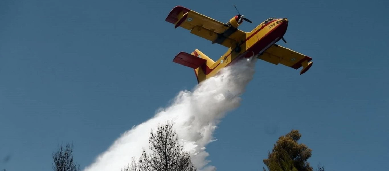 Φωτιά τώρα στην Κάρπαθο - Επιχειρεί και ελικόπτερο